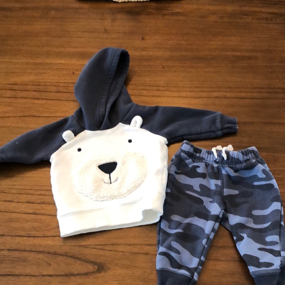 Carter’s Boys Sweatsuit - Size 6 months
